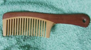 peigne en bois